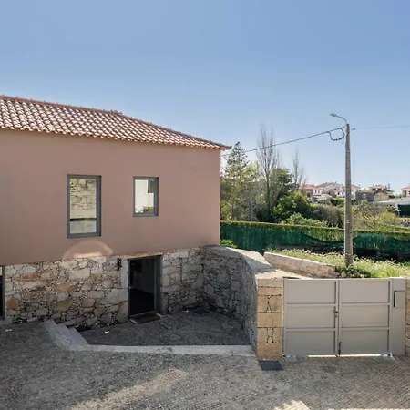 Stone By The Sea - Mountain & Retreat W/pool 게스트하우스