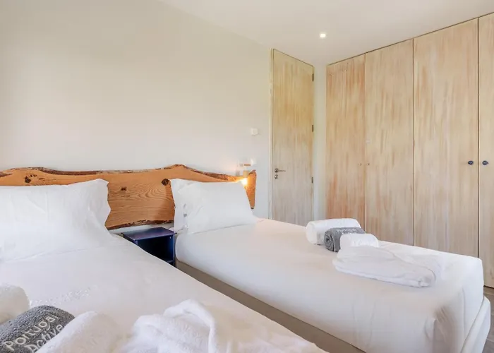 Stone By The Sea - Mountain & Retreat W/pool 4* 비아나도카스텔로