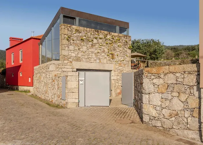 Stone By The Sea - Mountain & Retreat W/pool 게스트하우스