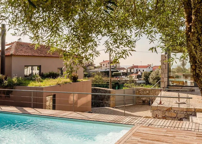 Stone By The Sea - Mountain & Retreat W/pool 게스트하우스 4*