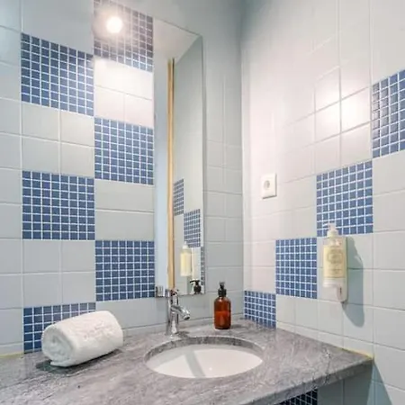 Villa Stone By The Sea - Mountain & Retreat W/pool Viana do Castelo