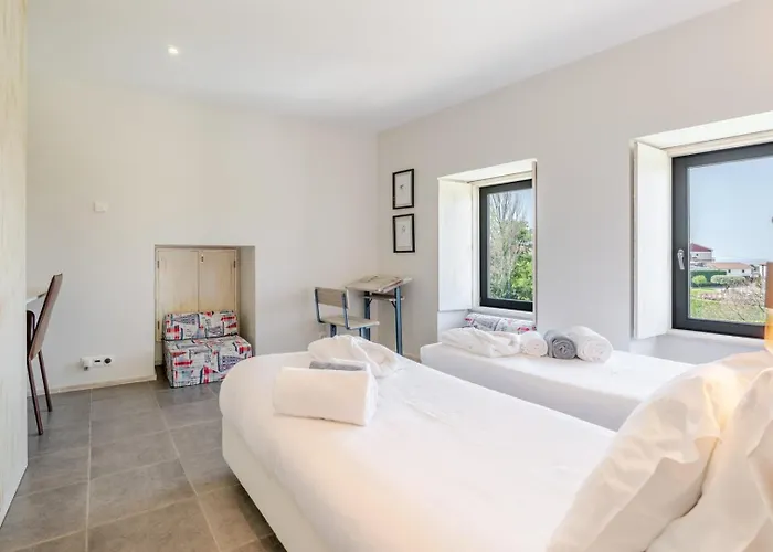 Guest house Stone By The Sea - Mountain & Retreat W/pool Viana do Castelo