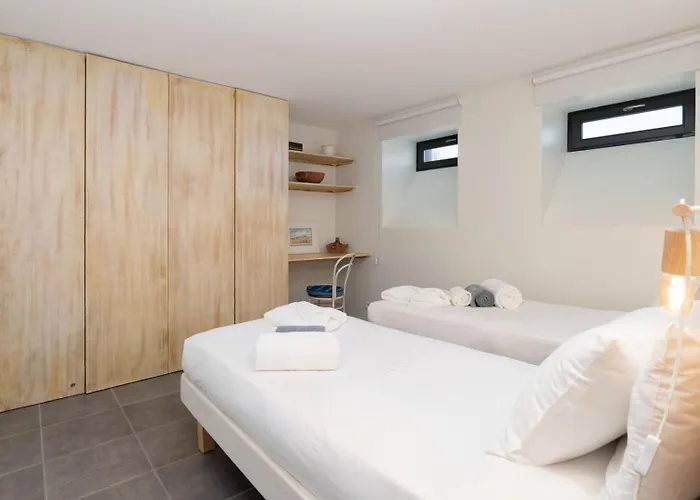 Stone By The Sea - Mountain & Retreat W/pool 4*