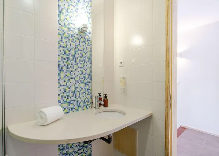 Stone By The Sea - Mountain & Retreat W/pool Viana do Castelo