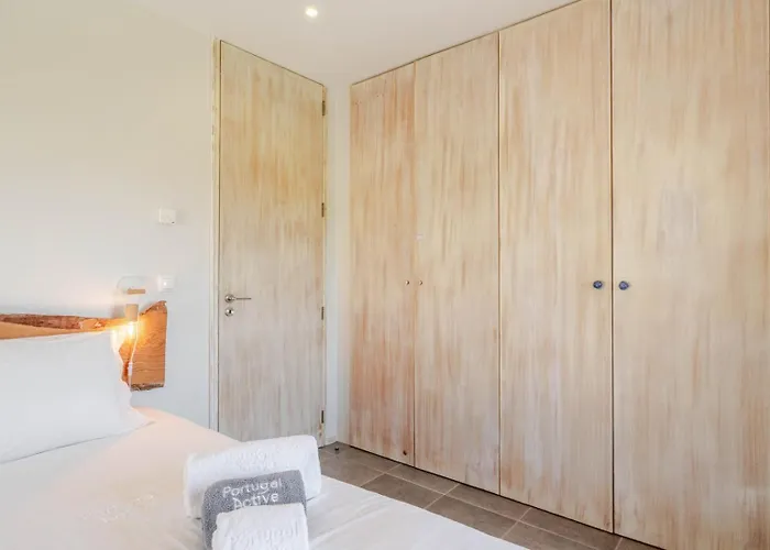 Guest house Stone By The Sea - Mountain & Retreat W/pool