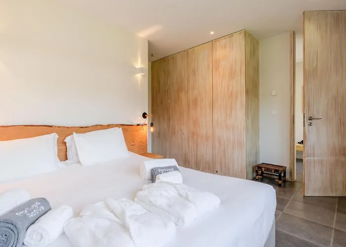 Guest house Stone By The Sea - Mountain & Retreat W/pool Viana do Castelo